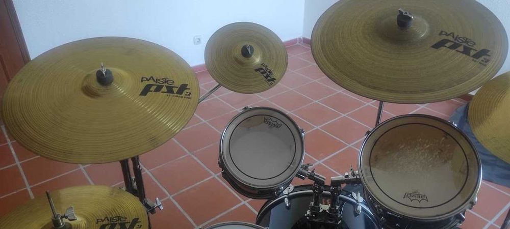 Bateria Acústica, Suportes e Pratos