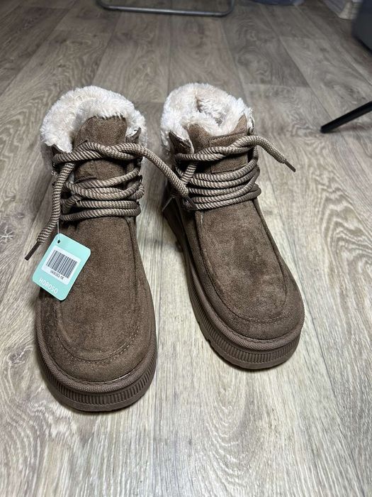 Ботинки угги новые