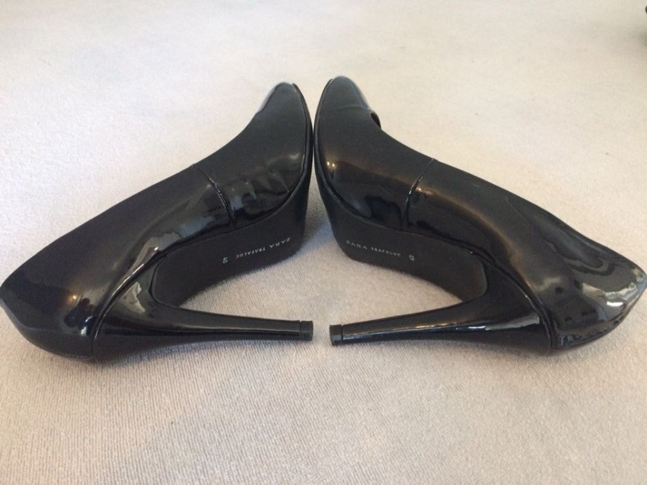 Szpilki klasyczne czarne Zara