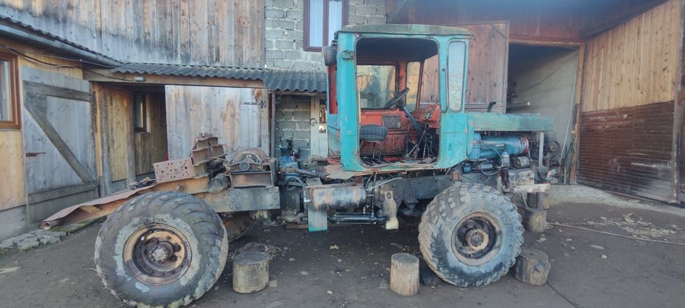Трактор трольовочний для лісу
