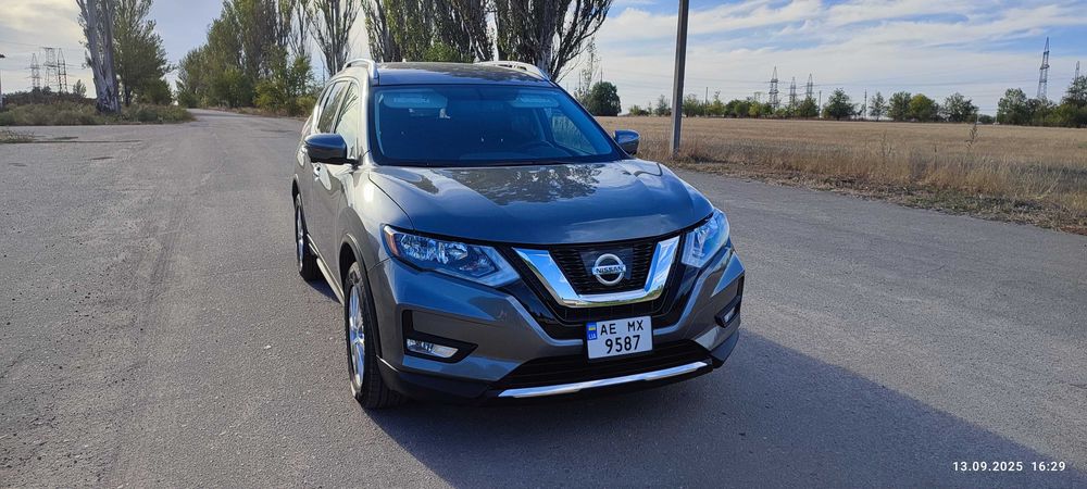 Nissan Rogue 2017  SV premium