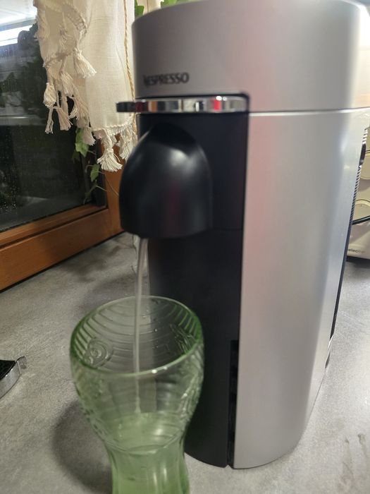 NOWY Ekspres kapsułkowy Nespresso vertuo plus designerski