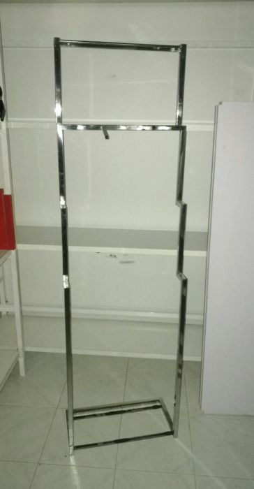 Expositores de lenços, xailes, cachecóis, malas, etc p/ lojas roupa