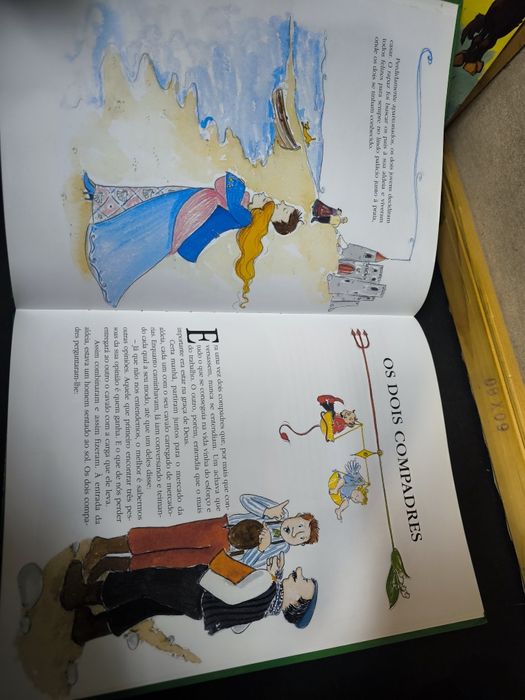 Livro Os mais belos contos da avozinha