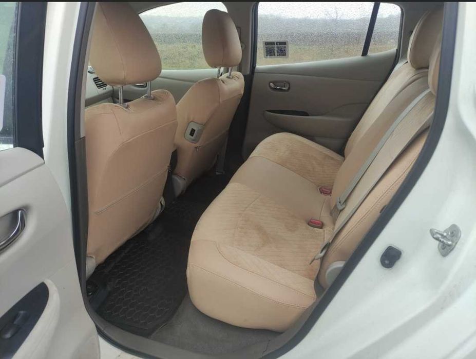 Оренда авто Нісан Ліф для роботи в таксі