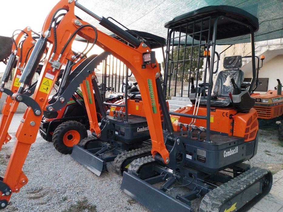 Mini Giratoria Hinomoto 1800 kg Nova