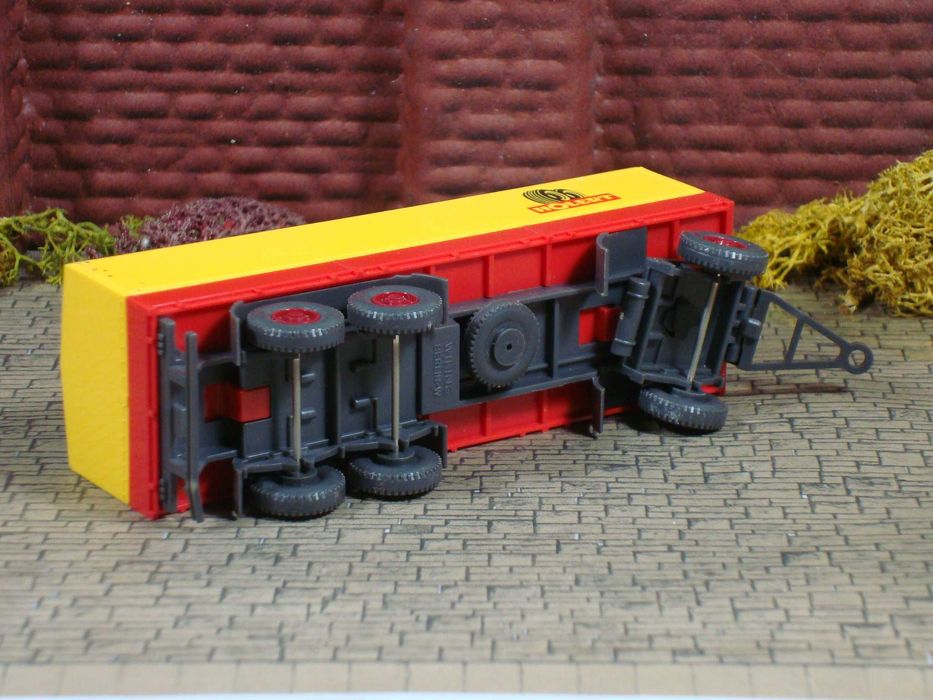 Wiking - Reboque Plataforma/Atrelado 3 Eixos com Cobertura / Usado