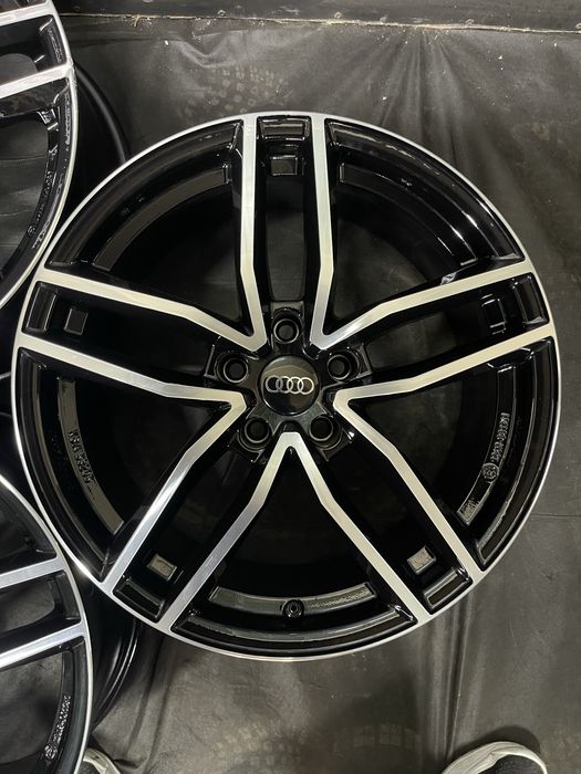Диски R18 5x112 Et30 8J. Audi A6 C8 C7 A4 B9 B8 A8 A7 A5 Q7 Q5 Q3 E-tron VW Touareg Tiguan Mercedes W222 W221 W220 W213 W212 W211 W206 W164 W166 W167