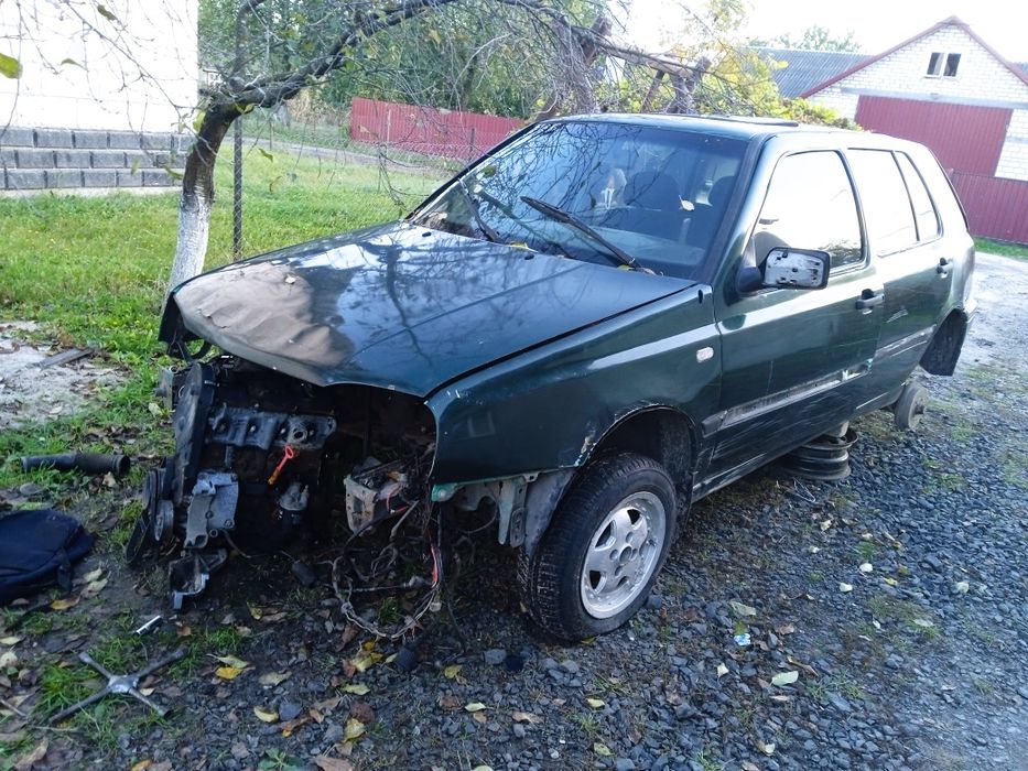 Продам гольф  по болтам.3 газ бенз можна по болтах як