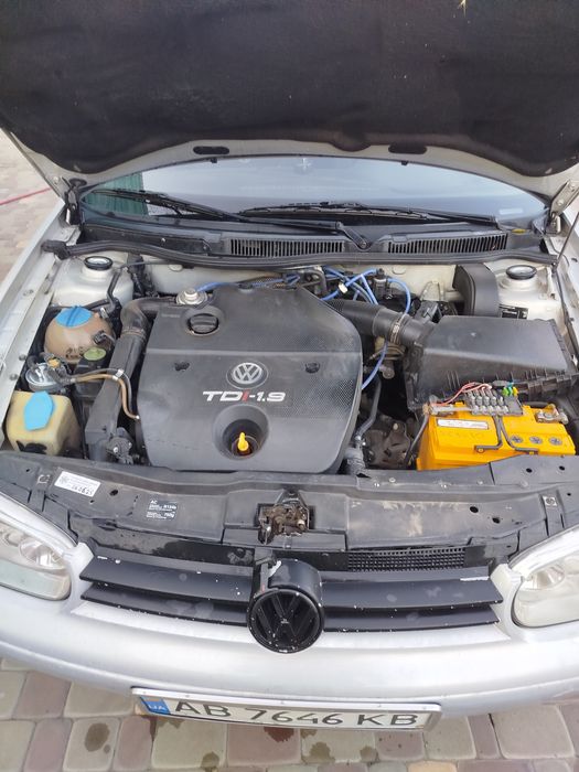 Продаєть Volkswagen GOLF 4