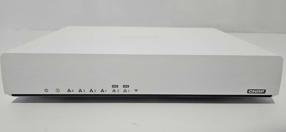 Маршрутизатор (роутер) QNAP QHora-301W