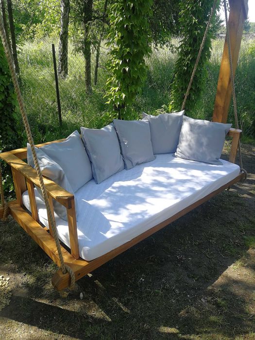 Huśtawka ogrodowa, łóżko ogrodowe, bujanka, pergola, trejaż.