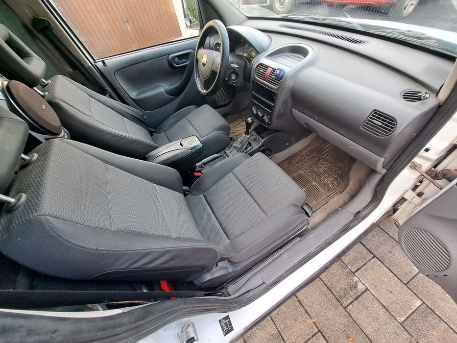 Opel Combo 1,7 CDTi Isuzu,hak,bez rdzy