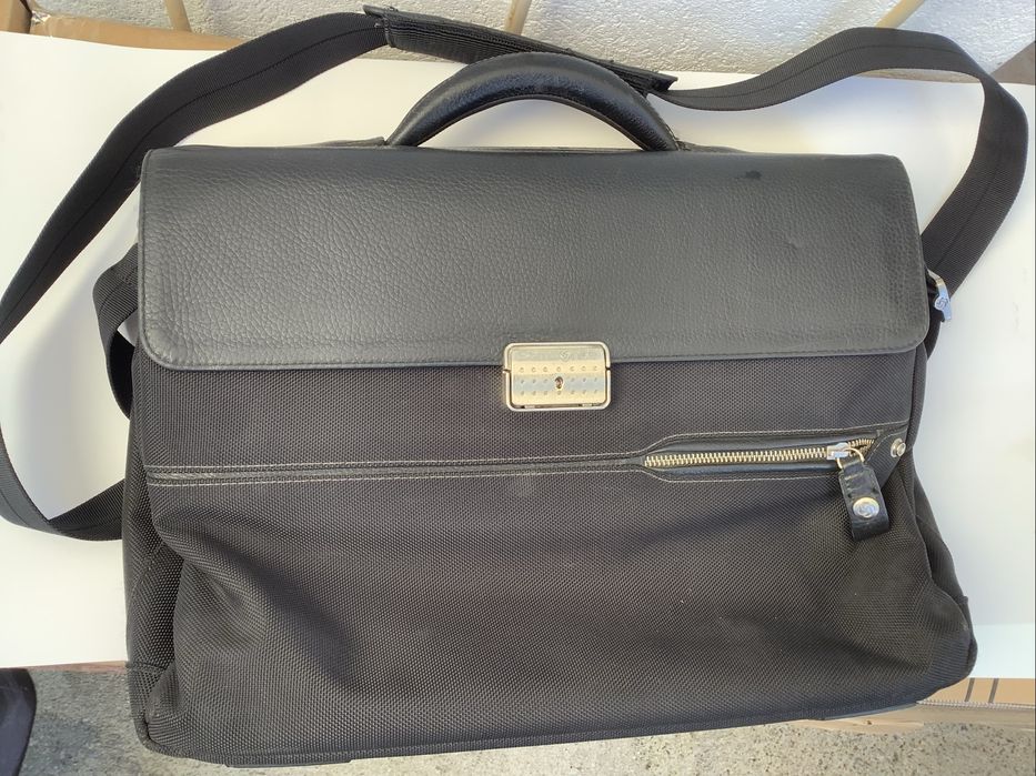 Pasta/ Mala Sansonite Executiva em pele Com Alça e Fechadura Como Nova