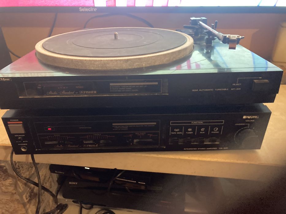 Gira discos e amplificador está a funcionar