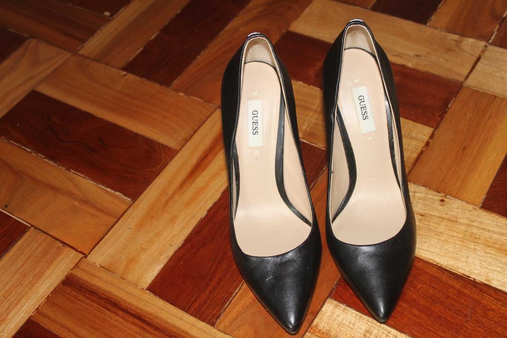 Sapatos de salto alto GUESS - Tamanho 35