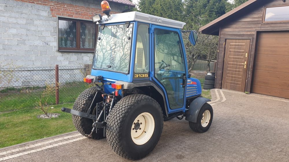 Traktor iseki 3135