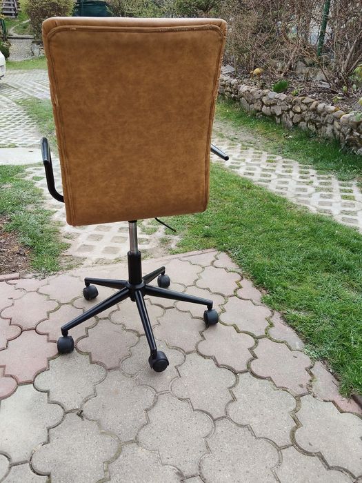 Fotel obrotowy brązowy
