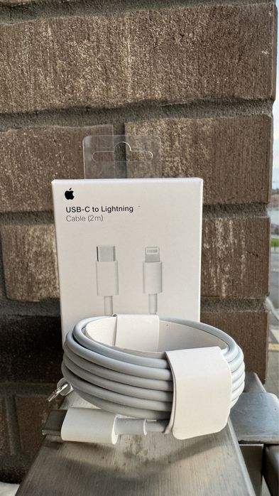 Zestaw Ładowarka 35W na 2 zlacza Usb -C + Kabel Ligthning USB-C 2 M