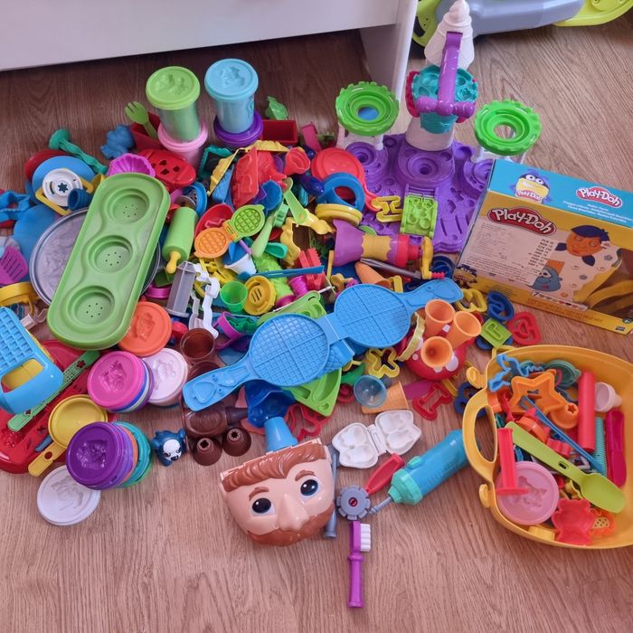 Zestaw ciastolina ciastoliny dentysta twarze play-doh lody babeczki gofry mega literki gotowanie ciasteczka dziecko