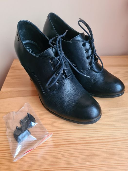 Czarne buty LASOCKI