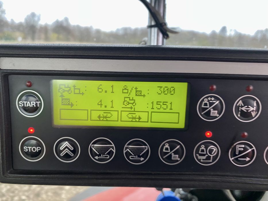Rozsiewacz nawozów Kverneland Exacta TL  waga, 3000L, komputer