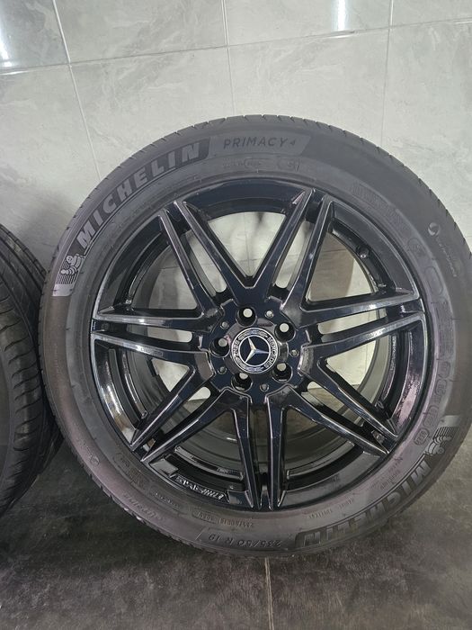 Диски AMG w447 5x112 et52 8j 19" a4474015100 
 з гумою r19 Michelin pr