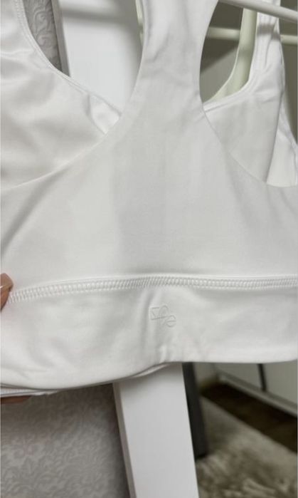 Топ білий  для спорту