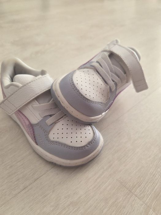 Adidasy dla dziewczynki