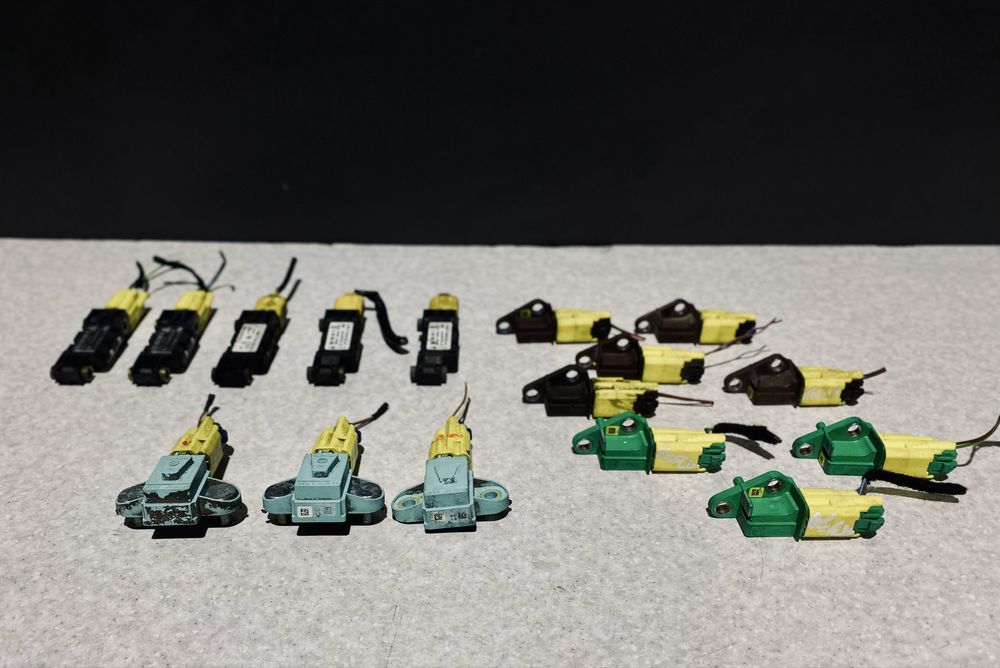 Датчик удару VW Golf Audi A6 A4 airbag Ауді Гольф Пассат  розборка