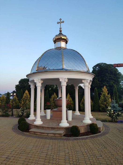 Антена супутникова капличка
