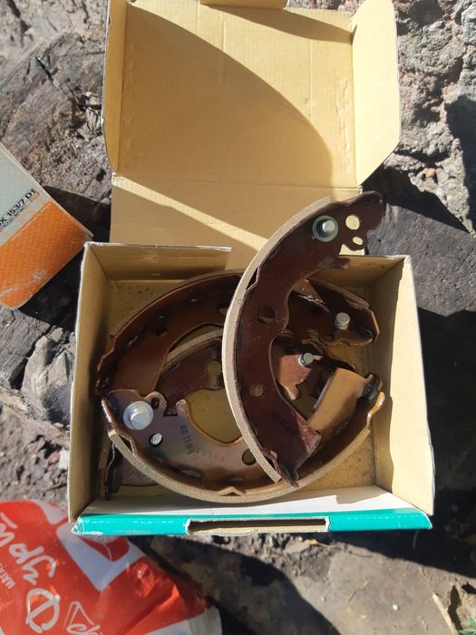 Задні тормозні колодки Nissan Sunny