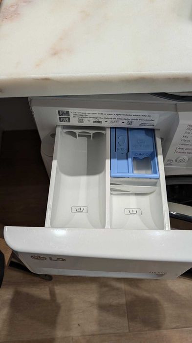 Máquina de Lavar Roupa LG 10.5 kg (1400 rpm) - Como Nova (Pouquíssimo Uso) / LG Washing Machine 10.5 kg / 1400 rpm - Like New (Barely Used)