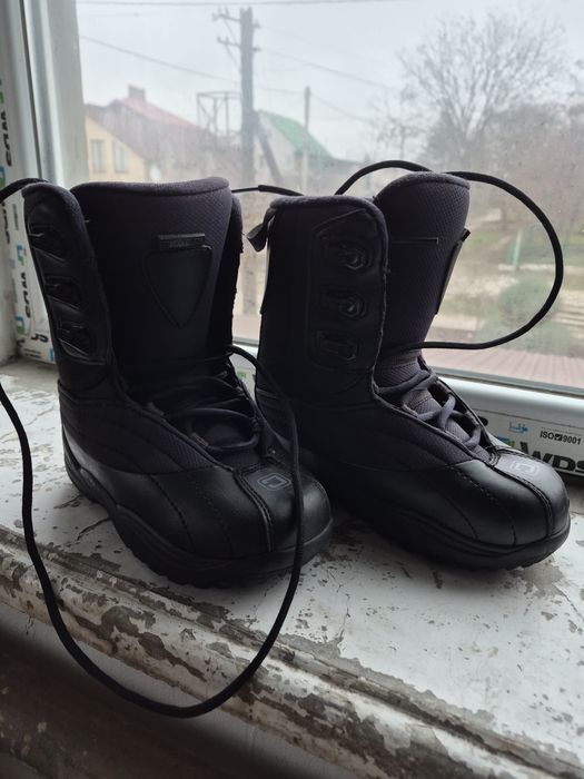 Продам лижні чоботи