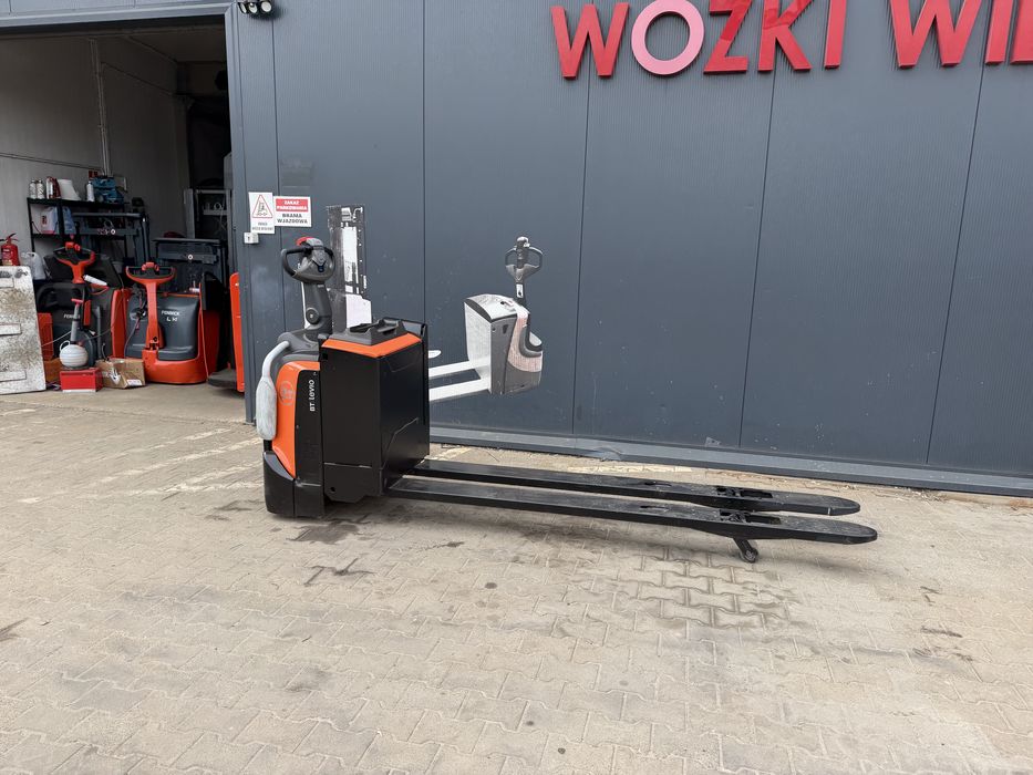 Paleciak elektryczny Toyota BT Lpe 2000 kg 2018 r widły 240 cm wózek