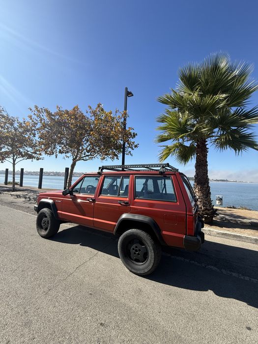 Jeep Cherokee 2.1cc — photo 3
