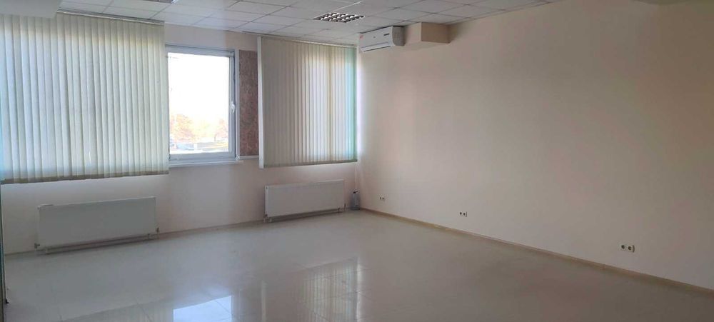 Продам офісне приміщення 147 кв.м в ТЦ Курчатовський (ОП)
