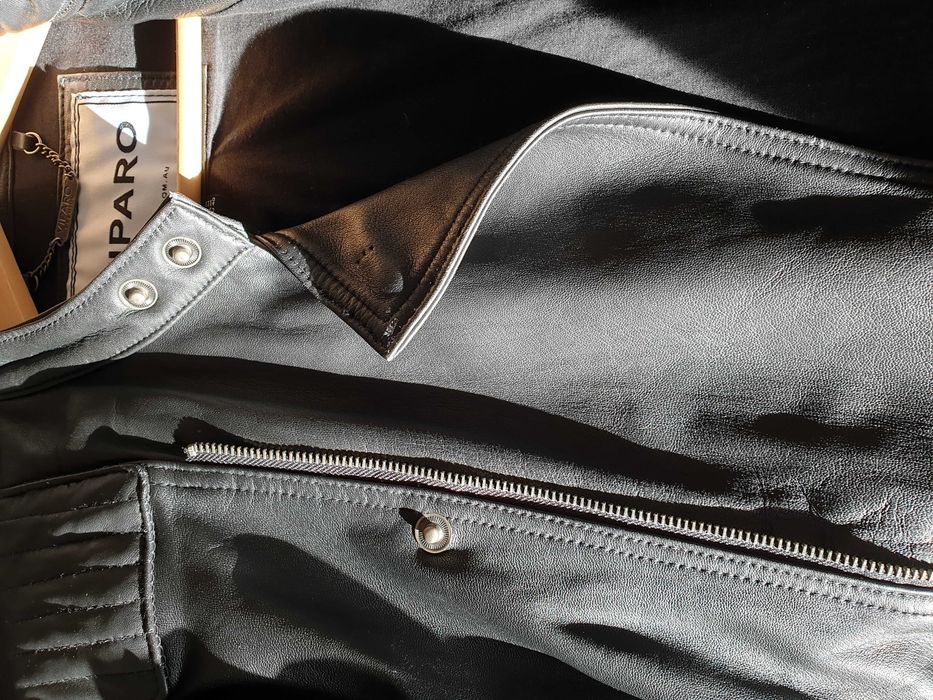 Casaco Cabedal semi-novo marca VIPARO - Tamanho M