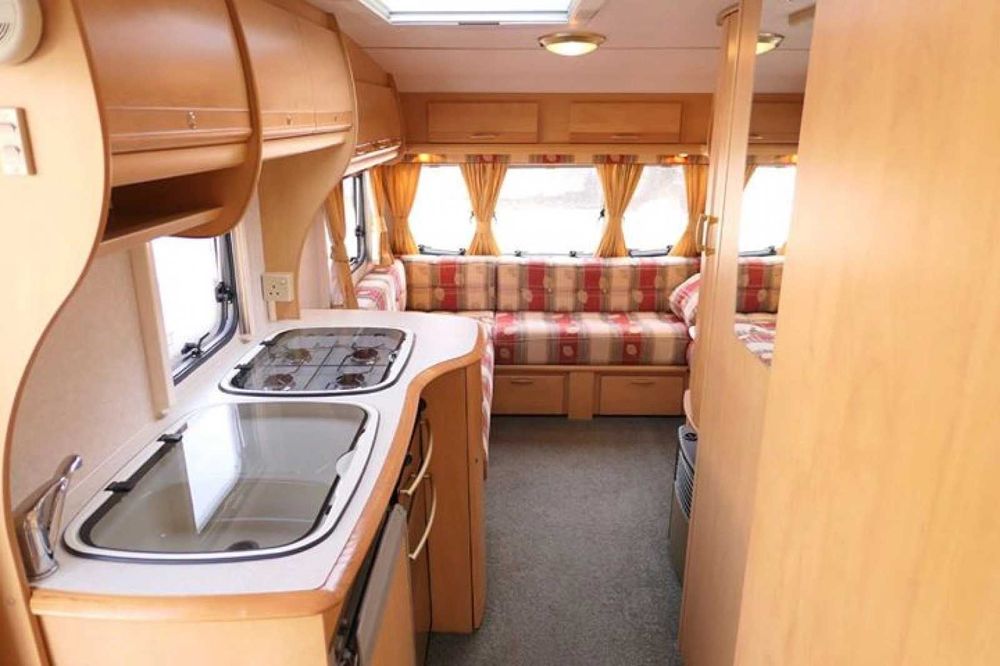 Sprzedam przyczepę kempingową