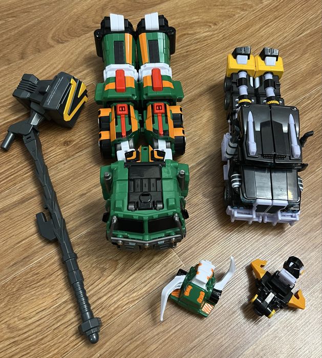 Продам тоботів  Tobot