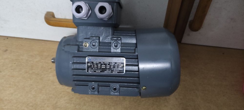 Silnik elektryczny trójfazowy 0,25kW