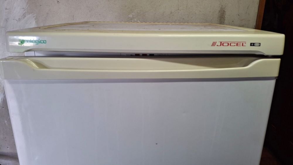 Vertical Refrigerator507024197131315201