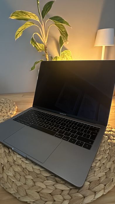 MacBook Pro 13, 2017 r. - bardzo dobry stan, 128gb