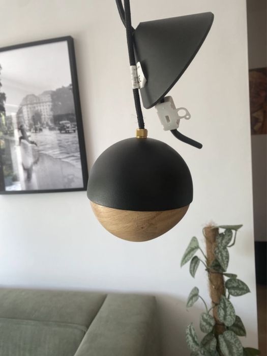 Westwing puekna lampa kula dąb metal loftowa
