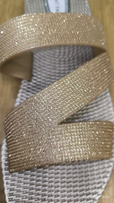 Połyskujące klapki na szerszą stopę, roz. 39