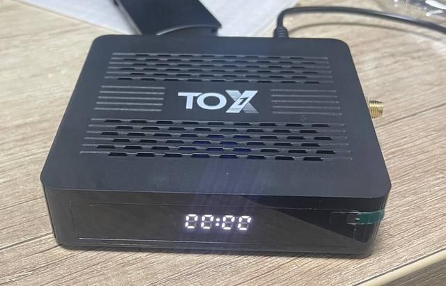 Android приставка Tox1 4/32 гб