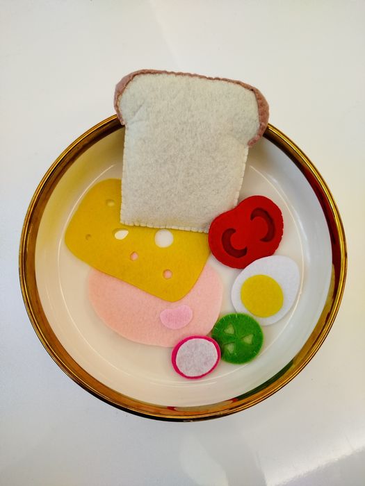 Kanapka z filcu do zabawy