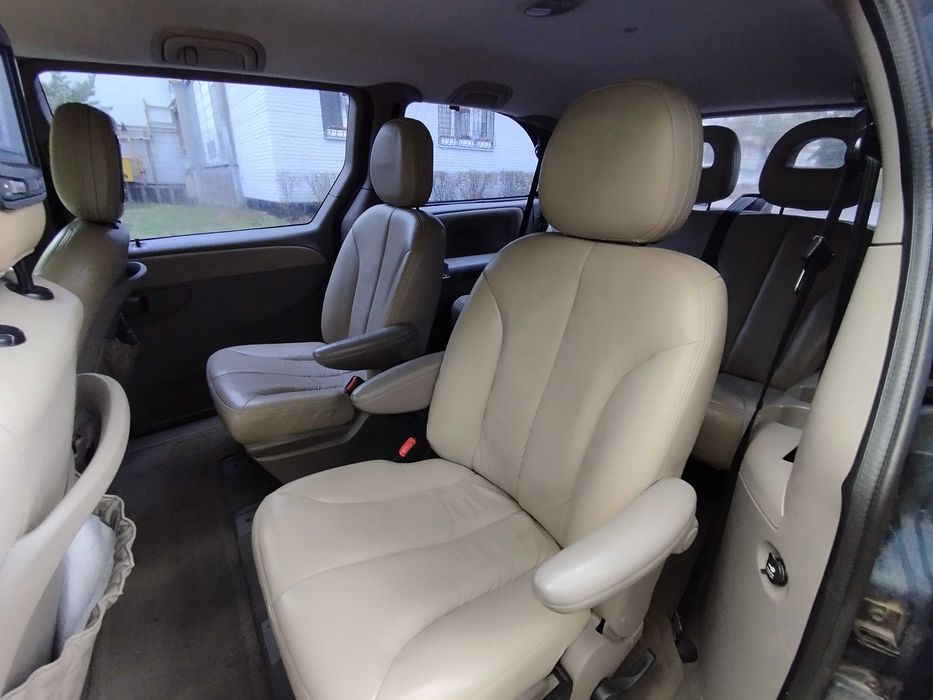 Chrysler Grand Voyager 3.3 v6 AT газ бензин автомат минивео 7 мест