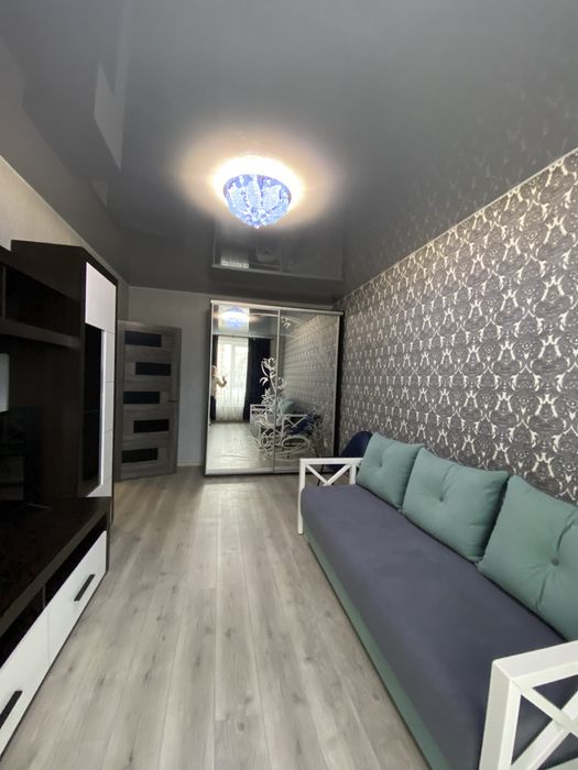 Здається 1 кімнатна в новобудові ЖК Фаворит. Можна на короткий термін