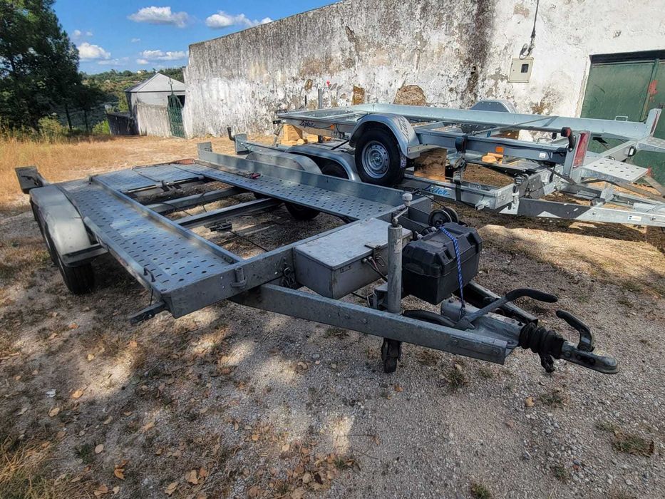Reboque Porta carros 2000kg / 2700kg Basculante / Calhas Perfuradas